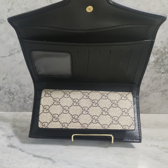 🆕️Luxury Beige and Brown Wallet✨️ - Picture 6 of 9